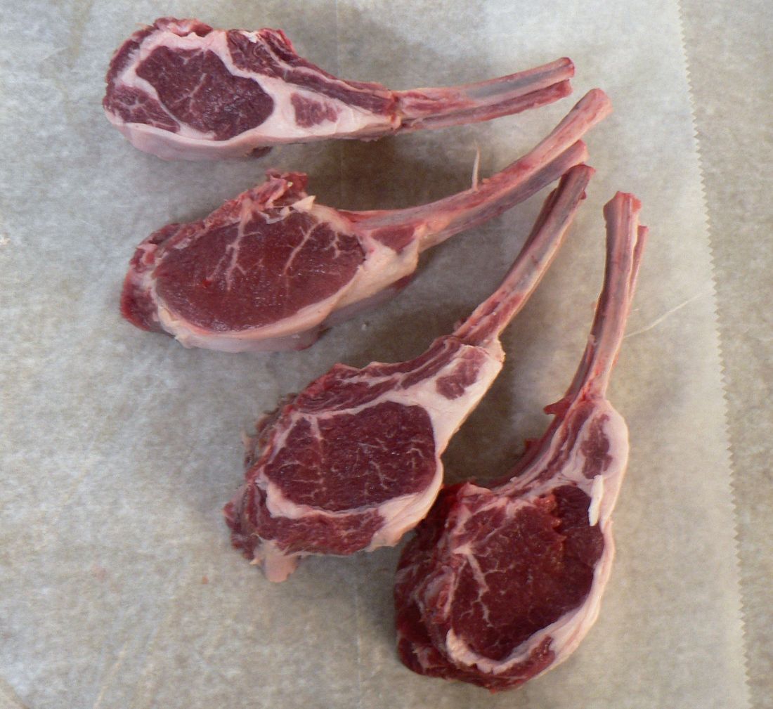 Three grilled lamb chops with garlic mash